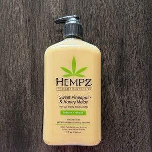 Hempz Sweet Pineapple & Honey Melon Herbal Body Moisturizer